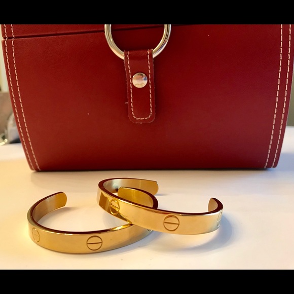 Jewelry - Golden bangle brandnew